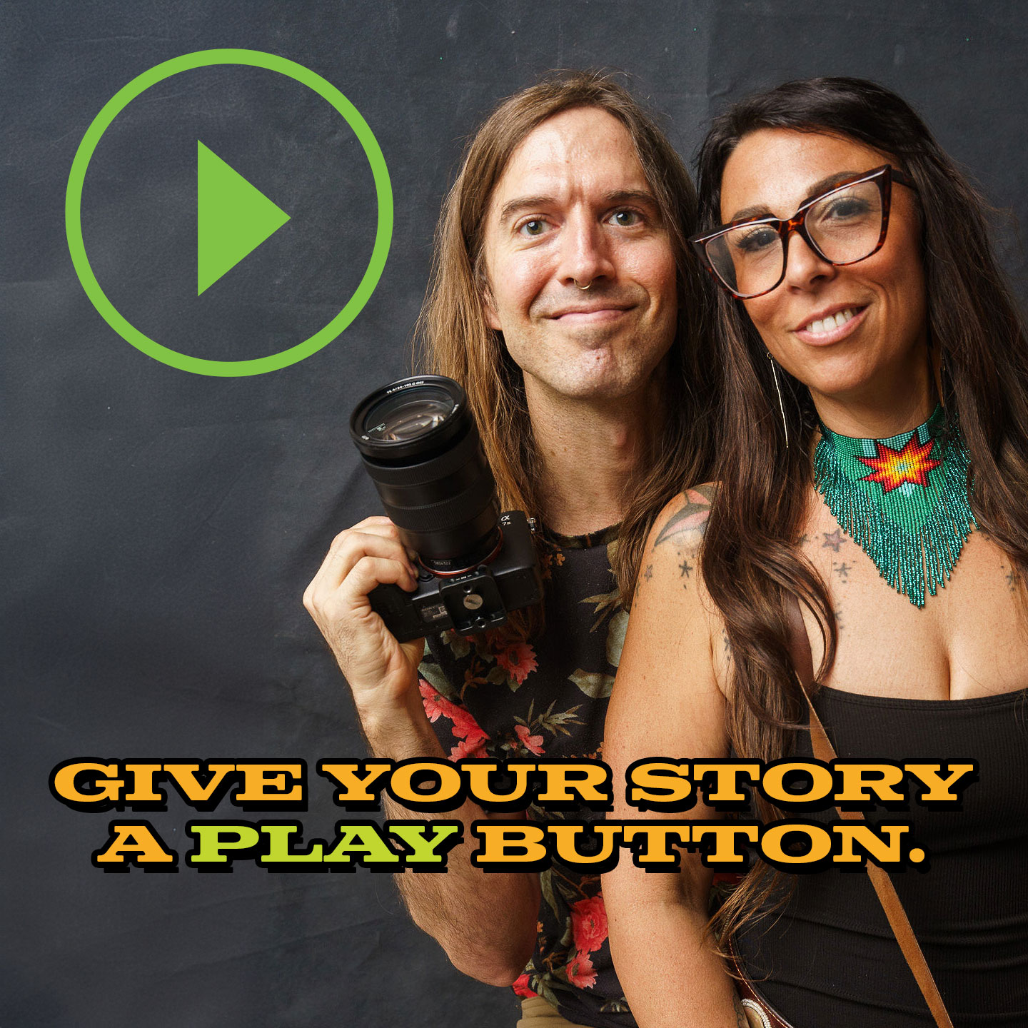 camera in the hand of a photographer, smiling couple, green video play button